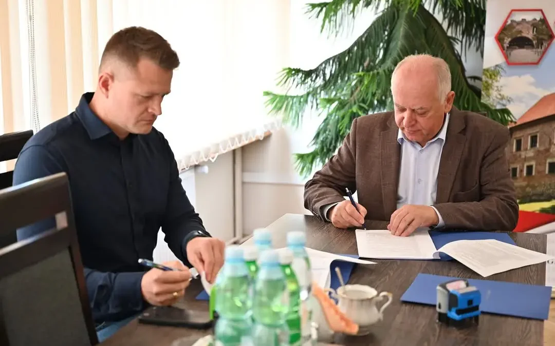 Gmina Dębno inwestuje w edukację – remont i rozbudowa szkoły w Łoniowej