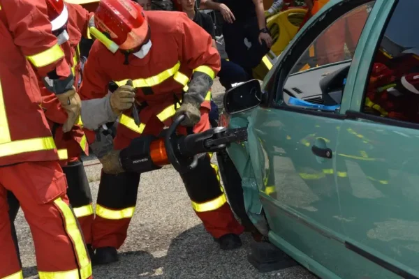Ćwiczenia ratownictwa technicznego OSP – doskonalenie umiejętności na pojazdach