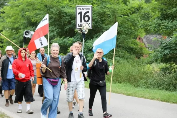 Pielgrzymi na Jasną Górę przeszli przez Gminę Szczurowa
