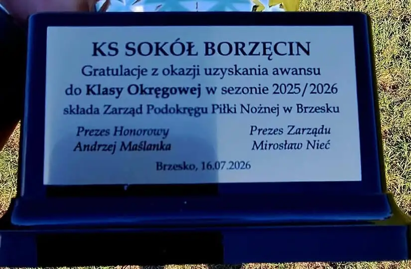 Sokół Borzęcin odebrał puchar za awans do klasy okręgowej