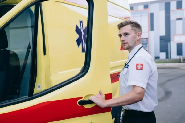 Akcja ratunkowa OSP Szczurowa: strażacy wsparli ZRM przy reanimacji mieszkańca