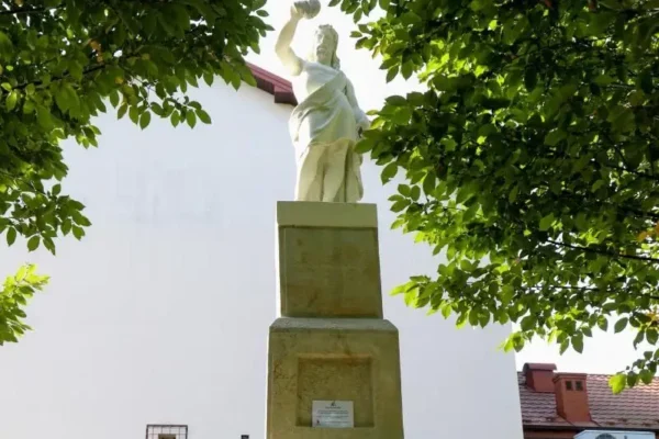 Figura św. Jana Chrzciciela w Szczurowej odzyskała blask po konserwacji