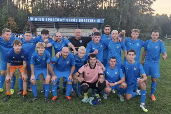 Sokół Borzęcin wygrywa z Wiślanami 2:0