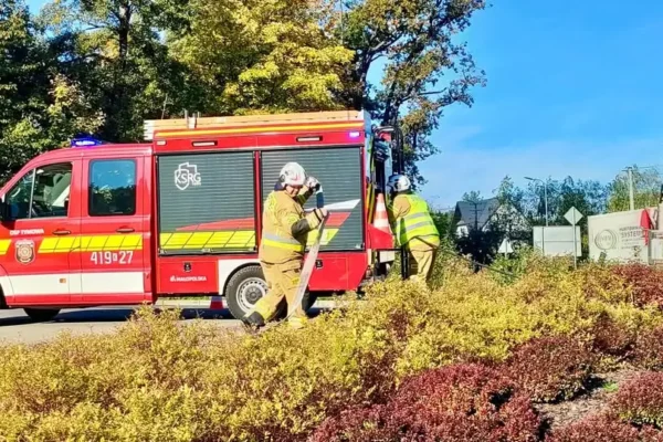 Ćwiczenia OSP Tymowa: próbna ewakuacja szkoły i przedszkola