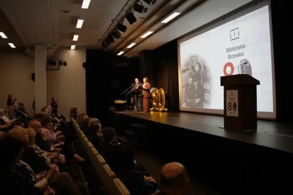 80 lat brzeskiej biblioteki. Jubileusz pełen wzruszeń i prestiżowe odznaczenie