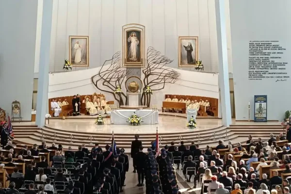 Strażacy z Małopolski pielgrzymowali do Łagiewnik
