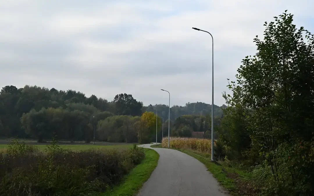 Dębno: nowe latarnie LED przy drodze do Szwabów. Pierwszy etap zakończony