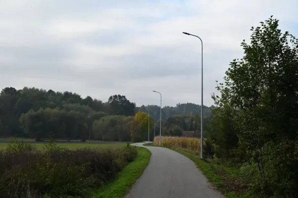 Dębno: nowe latarnie LED przy drodze do Szwabów. Pierwszy etap zakończony